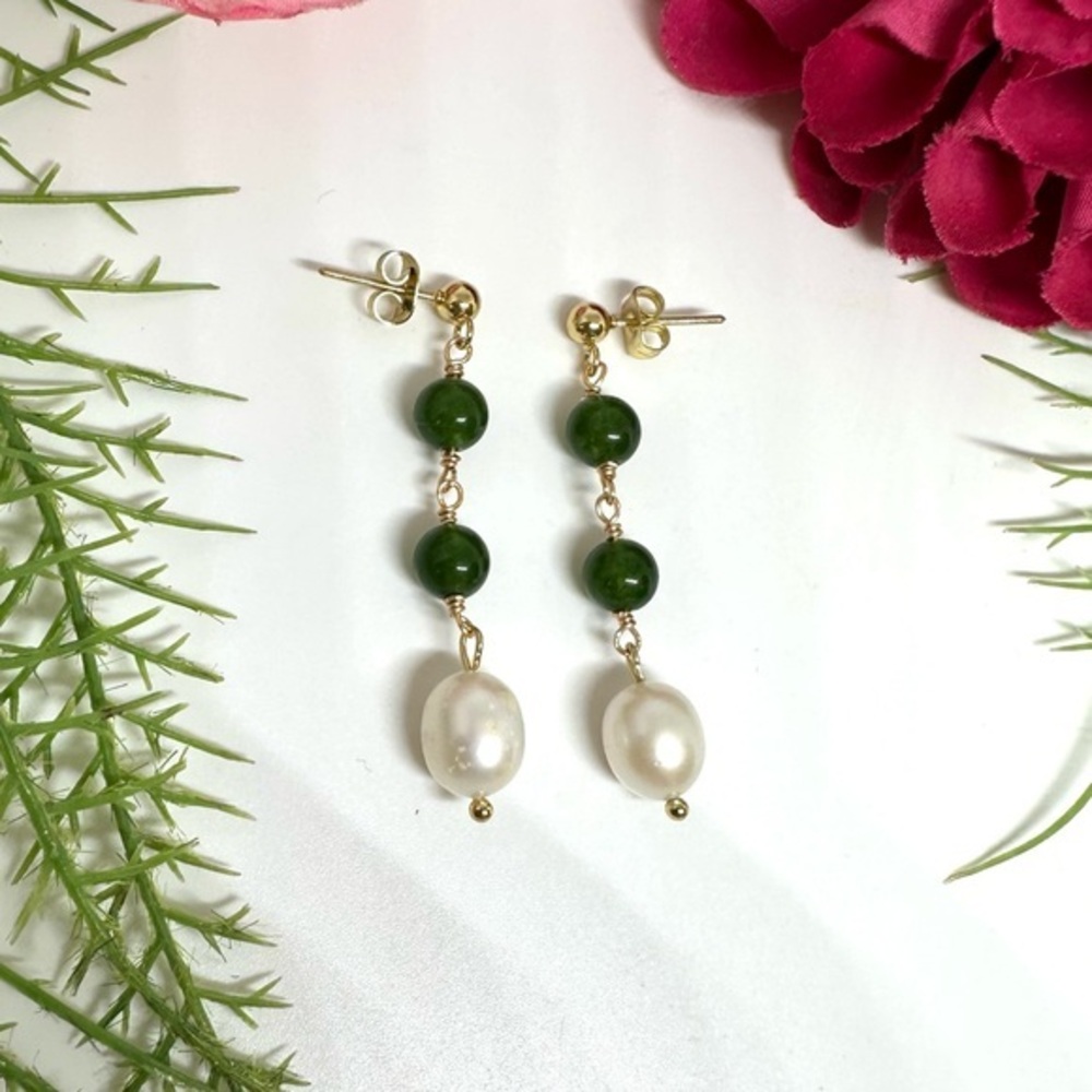 NEW⚜️Jade & Freshwater Pearl Hand Linked Dangly Earrings
